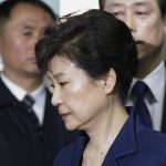 Пак Кын Хе перед заседанием суда в Сеуле, март 2017 года