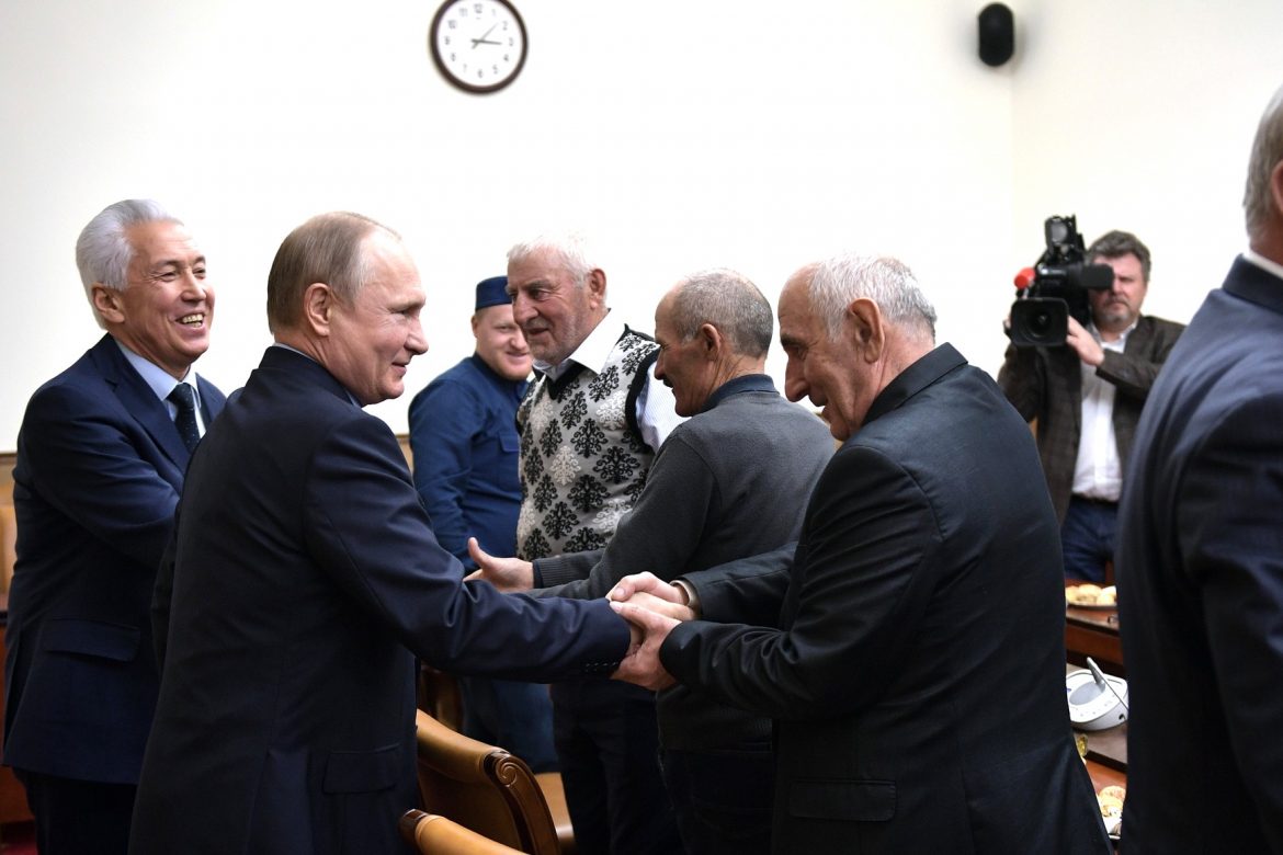Президент России Владимир Путин во время посещения Дагестана