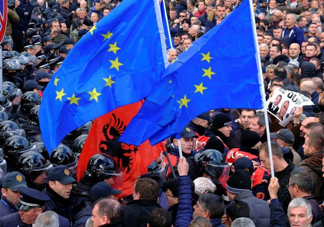 Албания, Албании, коррупция, противодействие коррупции, митинг