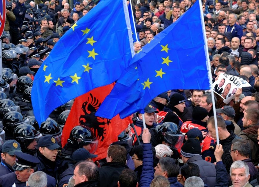 Албания, Албании, коррупция, противодействие коррупции, митинг
