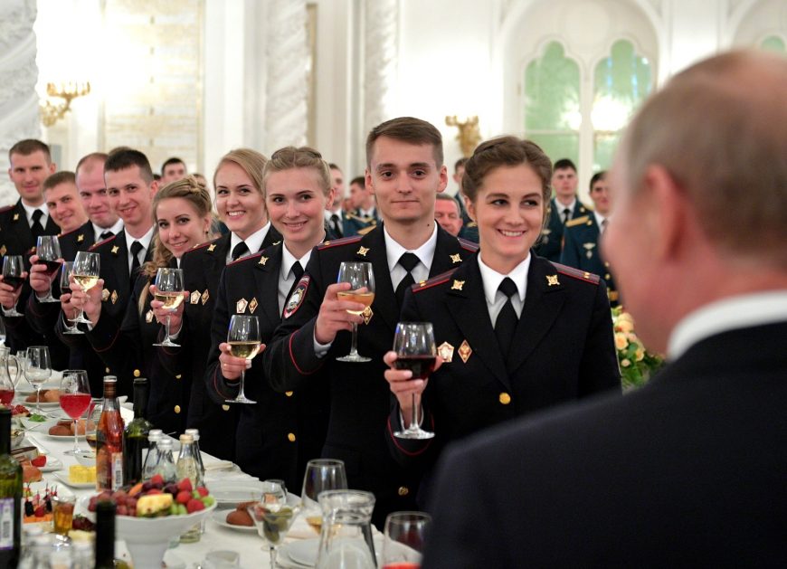 Владимир Путин, Приём в честь выпускников военных вузов