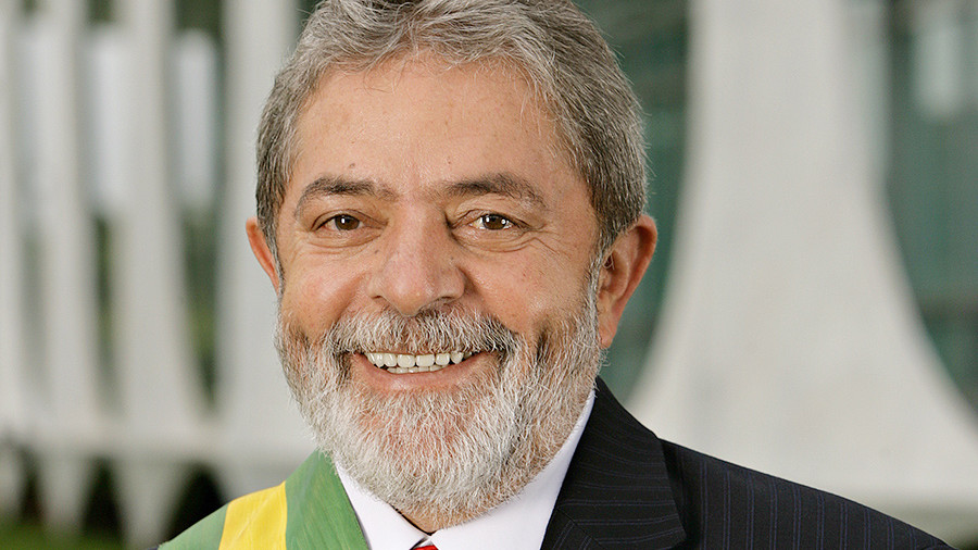 Бывшего президента Бразилии Луис Инасиу Лула да Силва приговорили к большому тюремному сроку за коррупцию и отмывание денег. В колонии он проведет 12 лет и 11 месяцев.