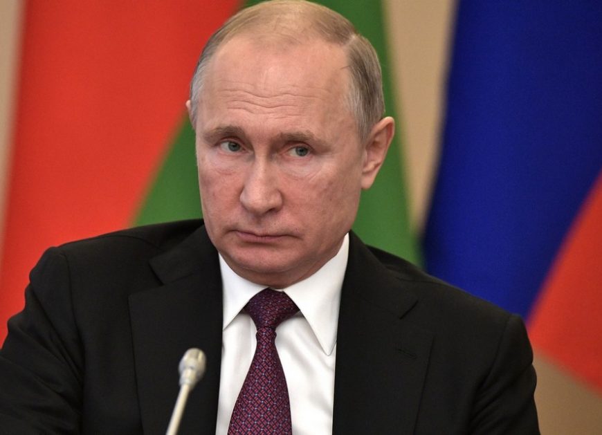 Президент России Владимир Путин подписал Федеральный закон, которым вносятся изменения в статьи 761 и 1451 Уголовного кодекса и УПК. Поправки призваны защитить предпринимателей от уголовного преследования.